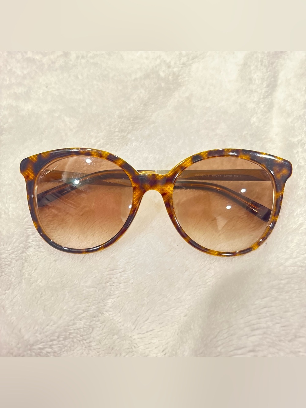 Gucci Tortoiseshell Round Sunglasses with Brown Gradient Lenses